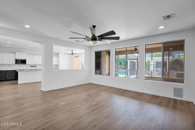 11-web-or-mls-P1372085