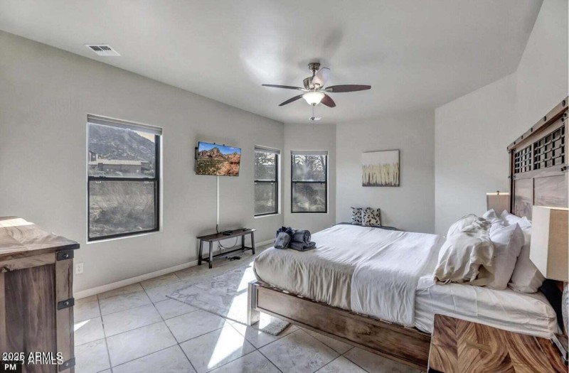 20251001002557439553000000-o