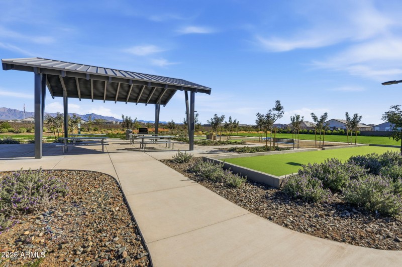 Ramadas and greenbelts to enjoy