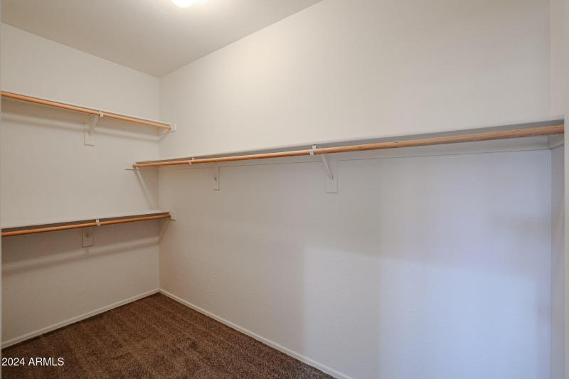 walk in closet 4th bedroom