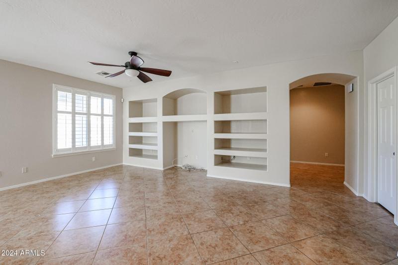 Entertainment center