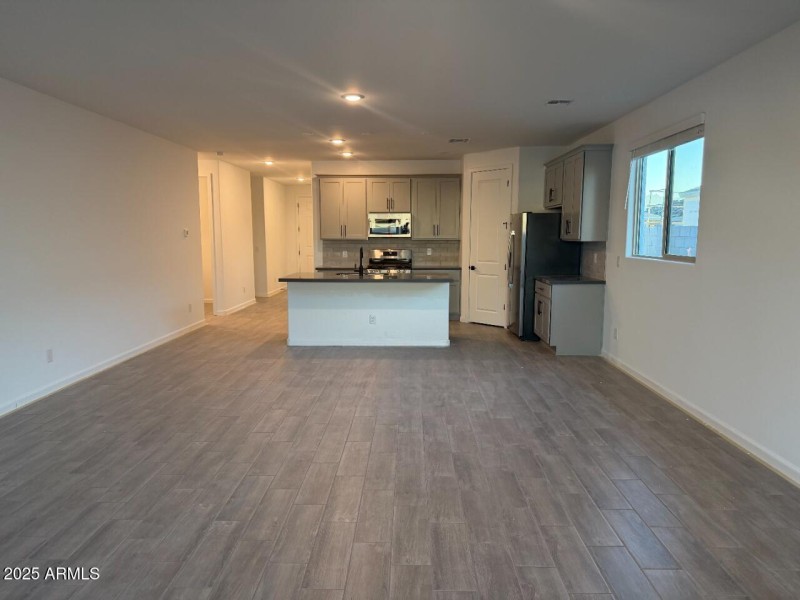 0010_ Great Room & Kitchen