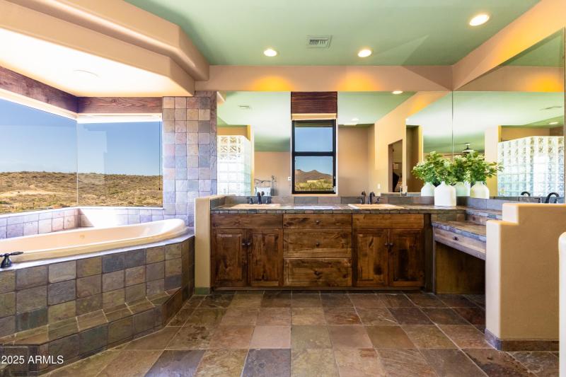 22_14426 N Vista Del Oro | Luxury Real E