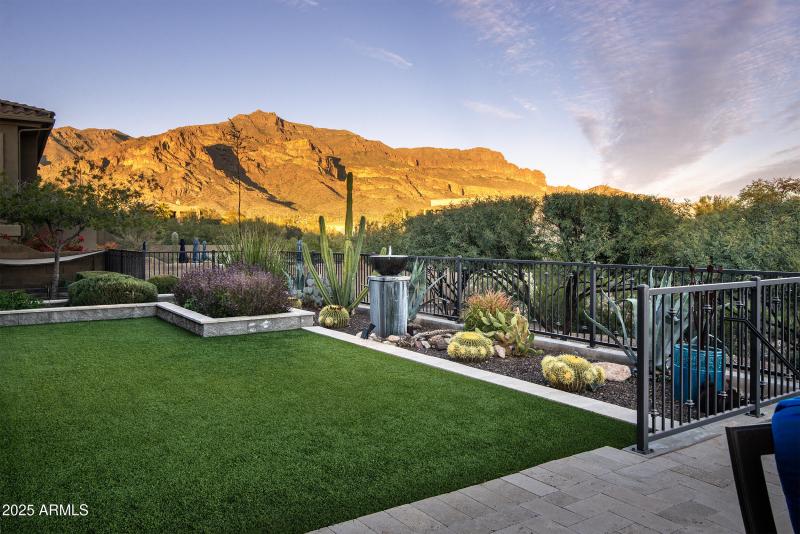 Superstition Views from backyard