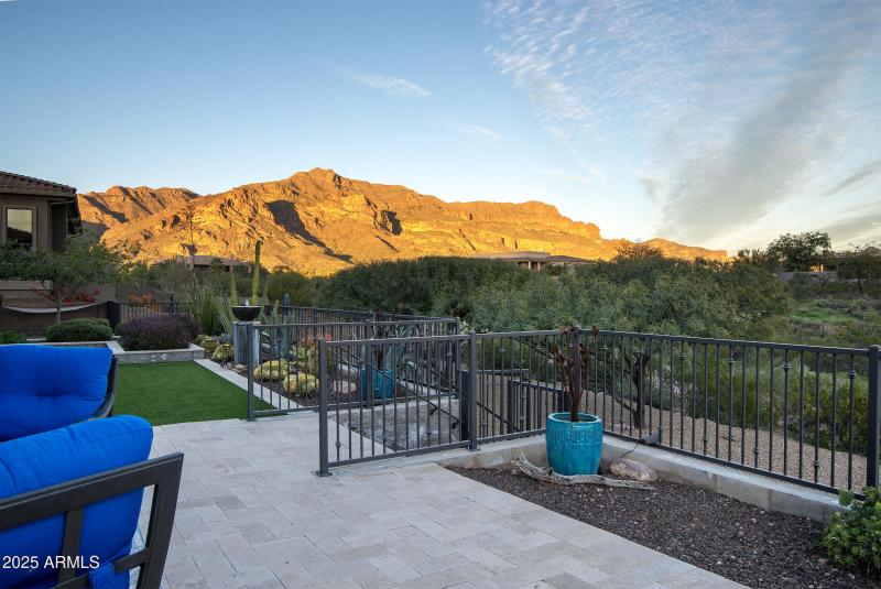 Travertine finished backyard