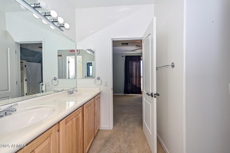 Hall Bath-2nd Bedroom