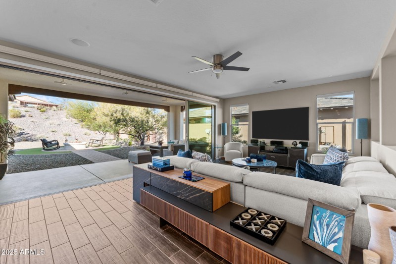 20 ft rolling wall of glass