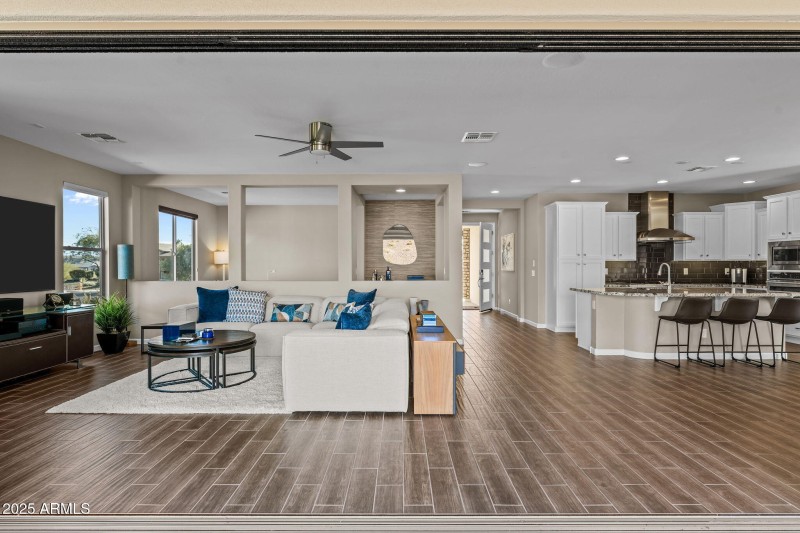 20 ft rolling wall of glass