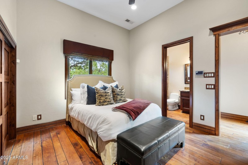 81-Carriage House (1)