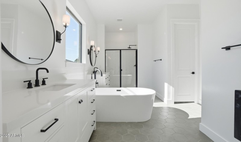 Edgewood Lot #165 Primary Bath (1) (Larg