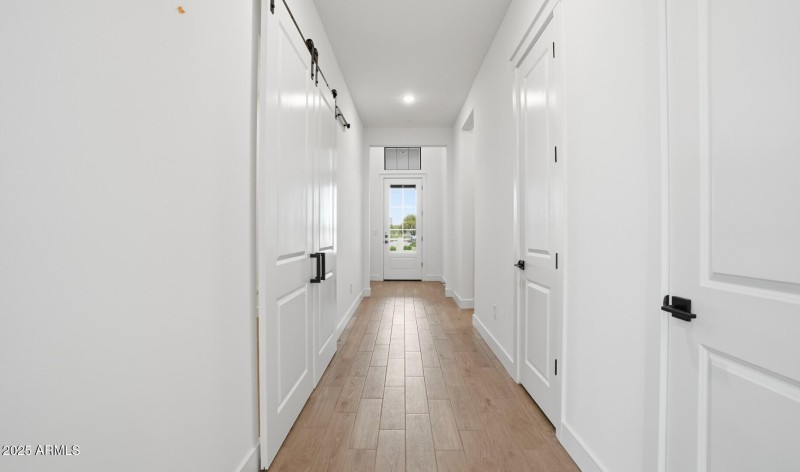 Edgewood Lot #165 Foyer (2) (Large)