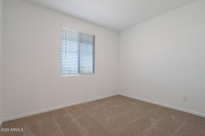 19-web-or-mls-S 95th Dr-S0512-015