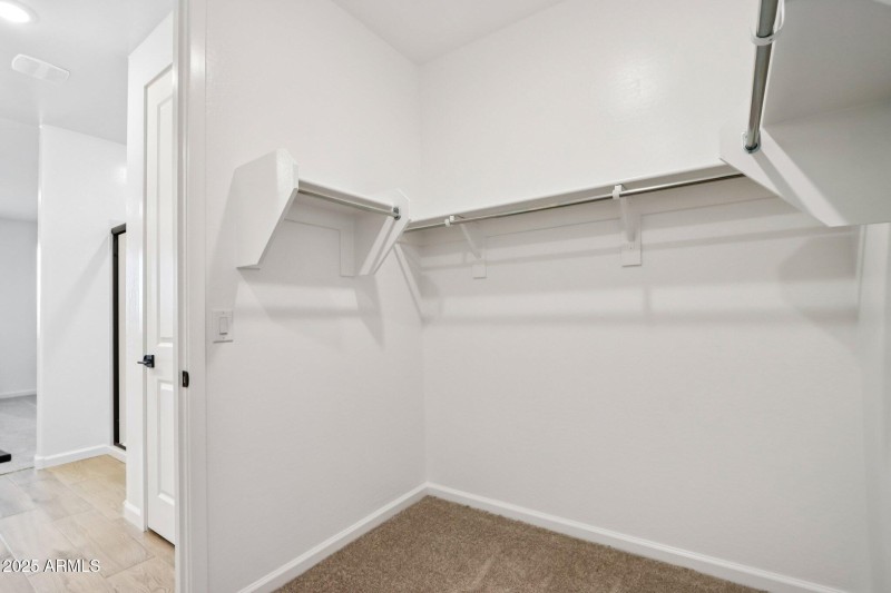 34-web-or-mls-S 95th Dr-S0512-030