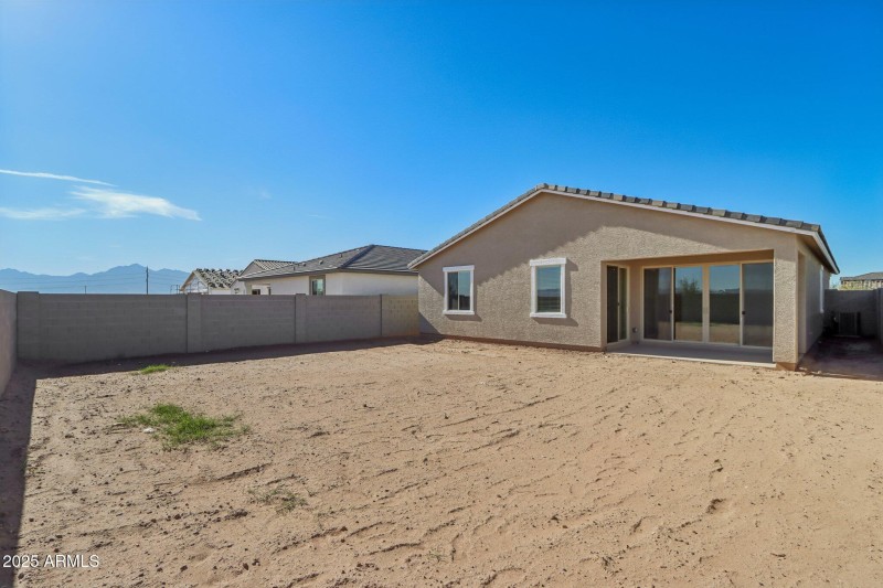 38-web-or-mls-S 95th Dr-S0512-034