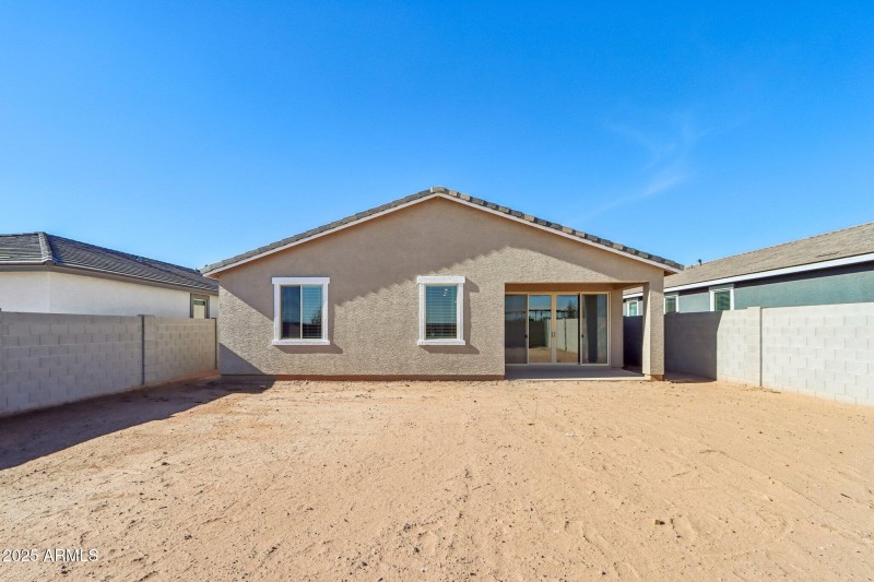 39-web-or-mls-S 95th Dr-S0512-035