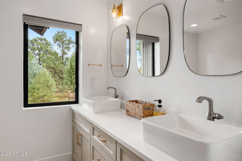 29-Primary Bathroom Vanity