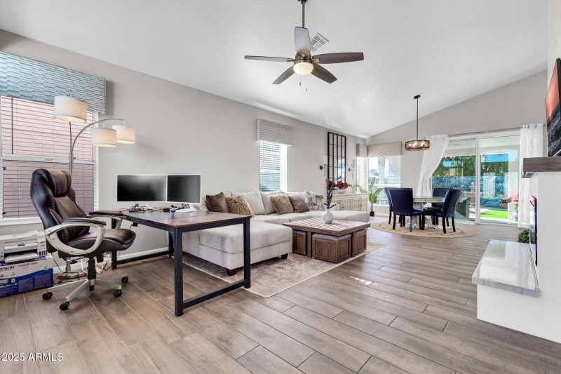 26434 S Boxwood Dr-9