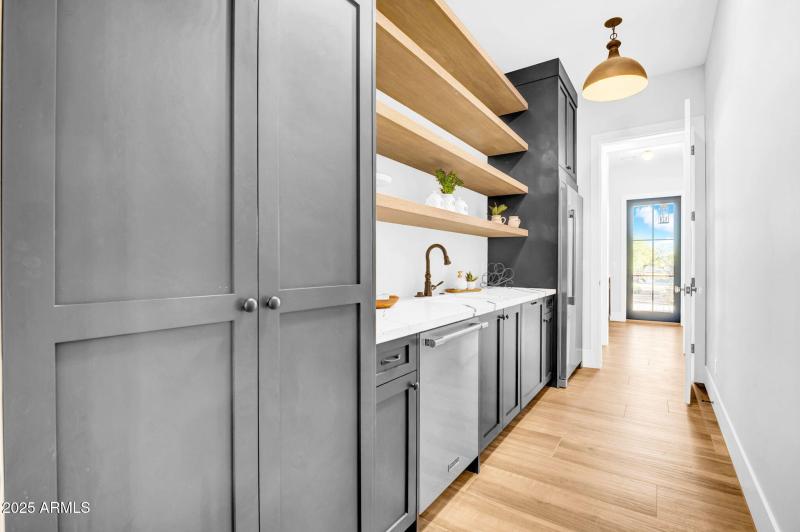 Butler's Kitchen/Pantry