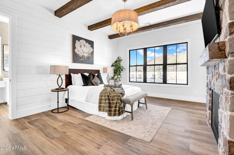 Primary Suite (Main Level)