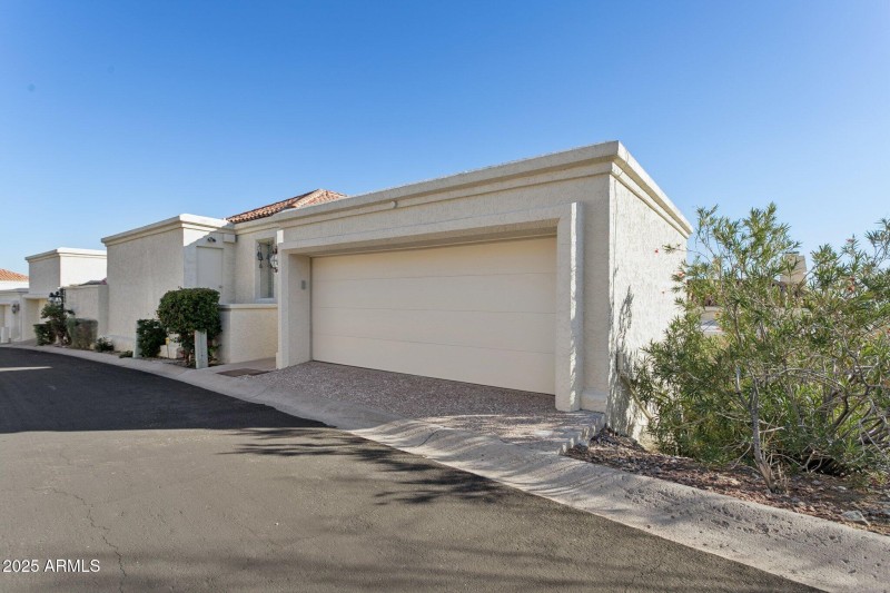 2-web-or-mls-3800-e-lincoln-dr-7