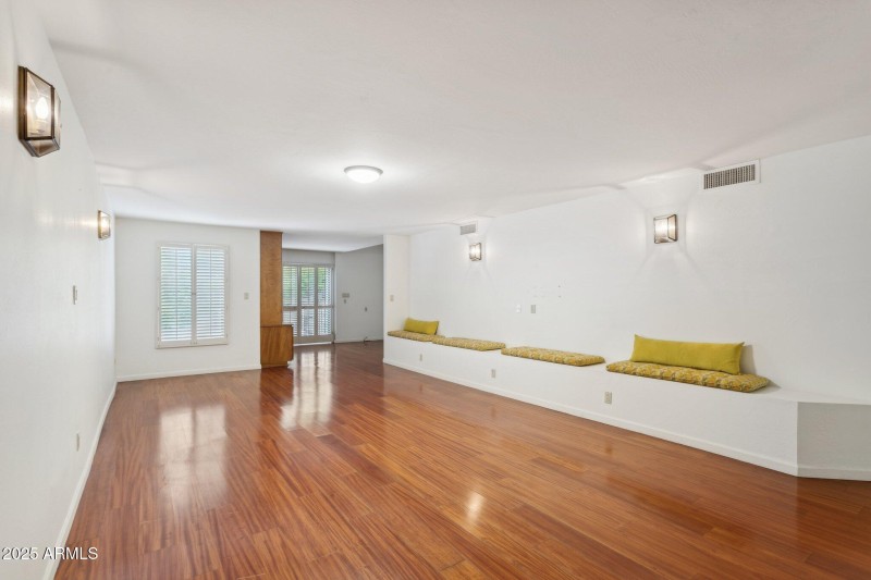 31-web-or-mls-3800-e-lincoln-dr-7