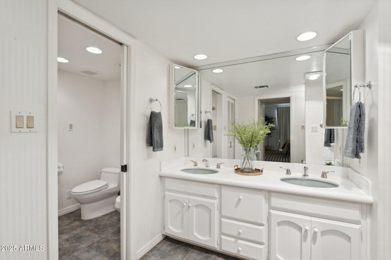 38-web-or-mls-3800-e-lincoln-dr-7