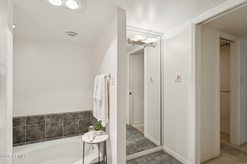 40-web-or-mls-3800-e-lincoln-dr-7