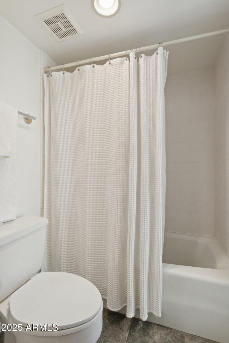 55-web-or-mls-3800-e-lincoln-dr-7