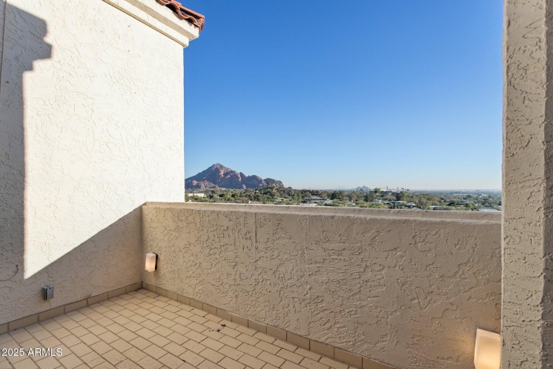 71-web-or-mls-3800-e-lincoln-dr-7