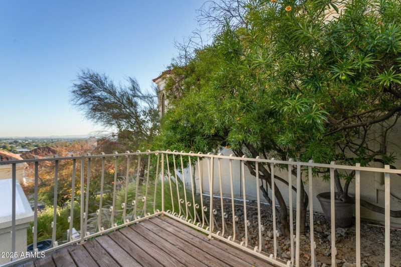 80-web-or-mls-3800-e-lincoln-dr-7