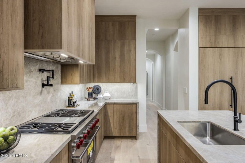 18-web-or-mls-D46A9196