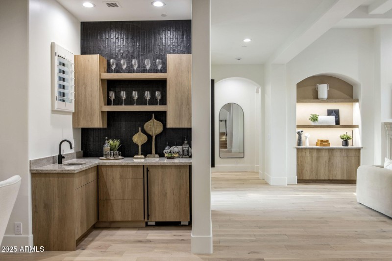 21-web-or-mls-D46A9228