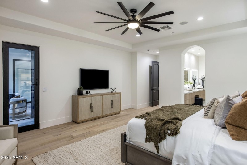 30-web-or-mls-D46A9271