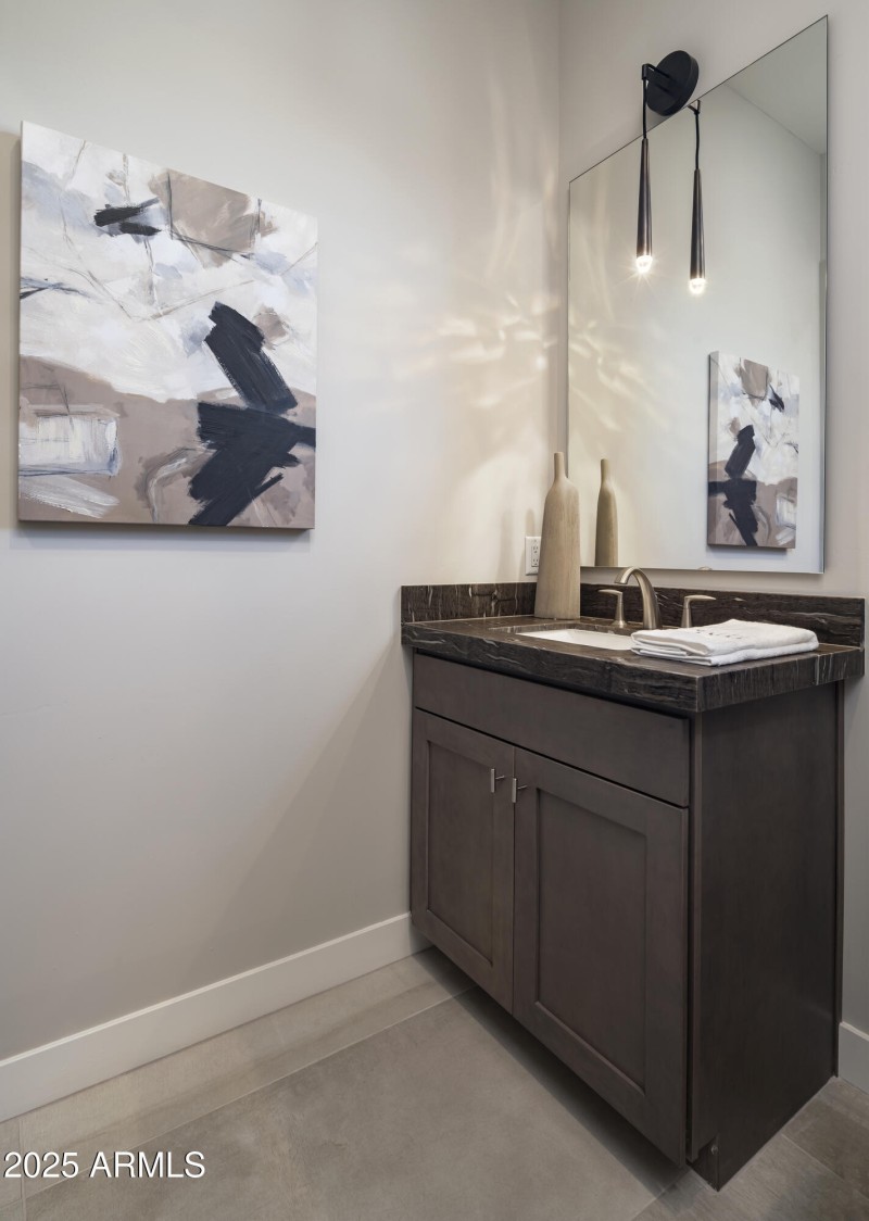 Sereno_Canyon_Stellan_Bath_3918_conversi