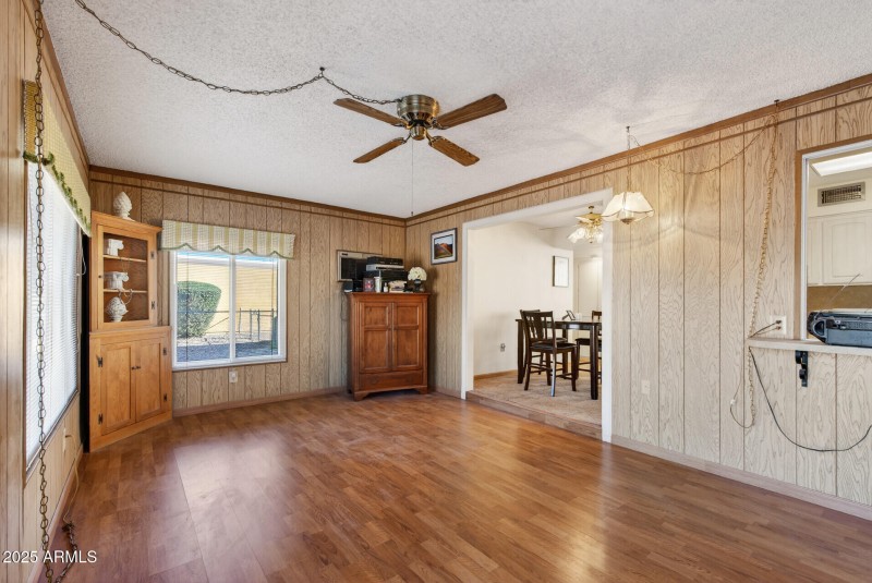 23_11034_W_Crestbrook23_mls