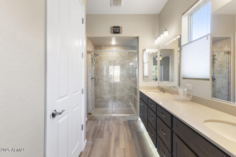 Under cabinet lighting