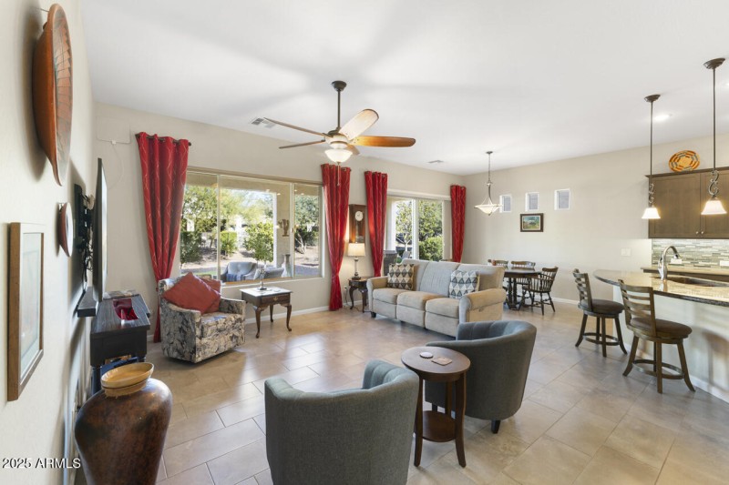 Great viewa of outside