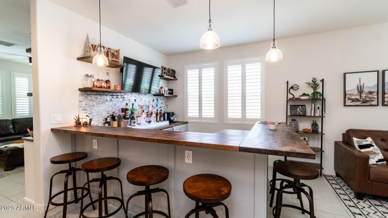 07 Closer look of Pub Style Entertainmen