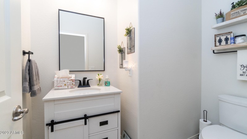 13 1:2 Bath off of living room