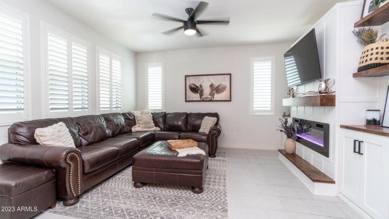 14 Great Room:family room