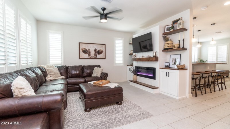 15 View 2 Great room:Family room