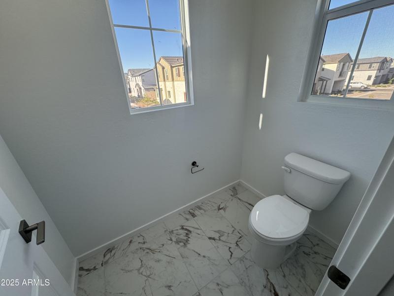 34 master toilet room