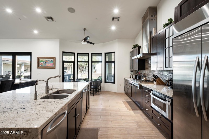 11-8038 E Desert Cove Ave-11