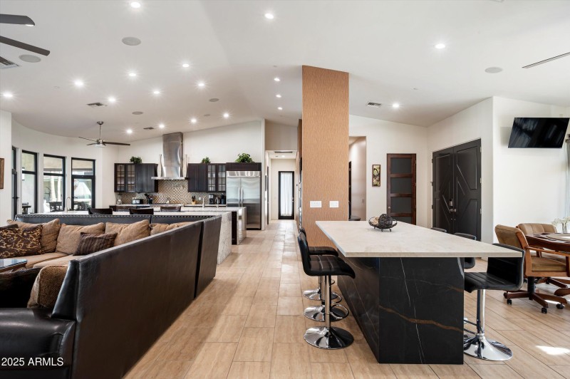 16-8038 E Desert Cove Ave-16