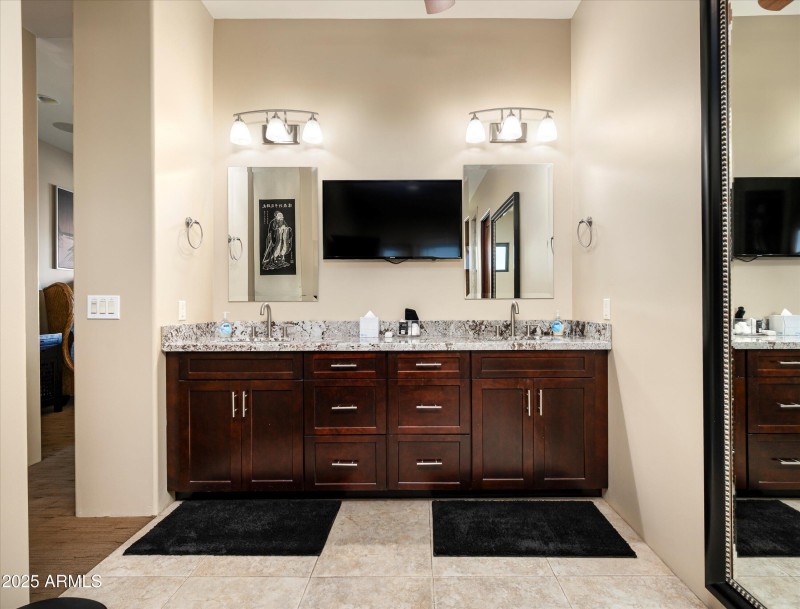 24-8038 E Desert Cove Ave-24