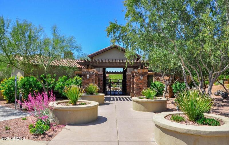 Encore Pool Entrance