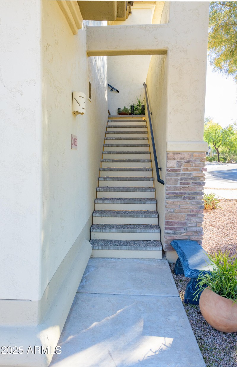 Front Entry Stairs_Shainer__SEW2842