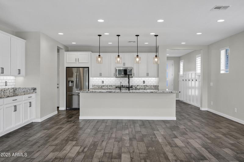 20915 E Cattle Dr-11