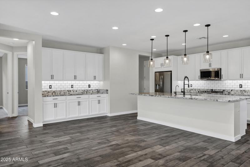 20915 E Cattle Dr-12