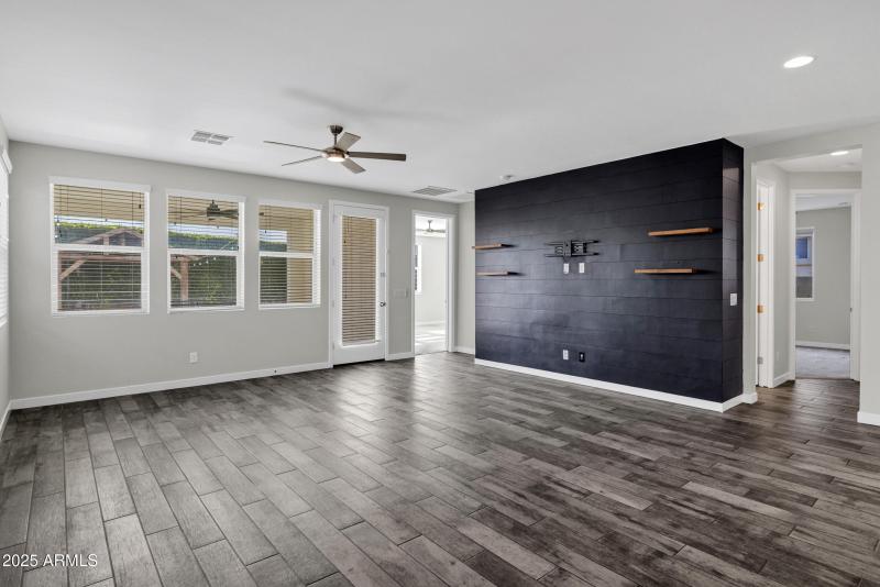 20915 E Cattle Dr-18